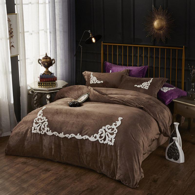 Velvet Embroidered Bedding Set - Nordic Side - 