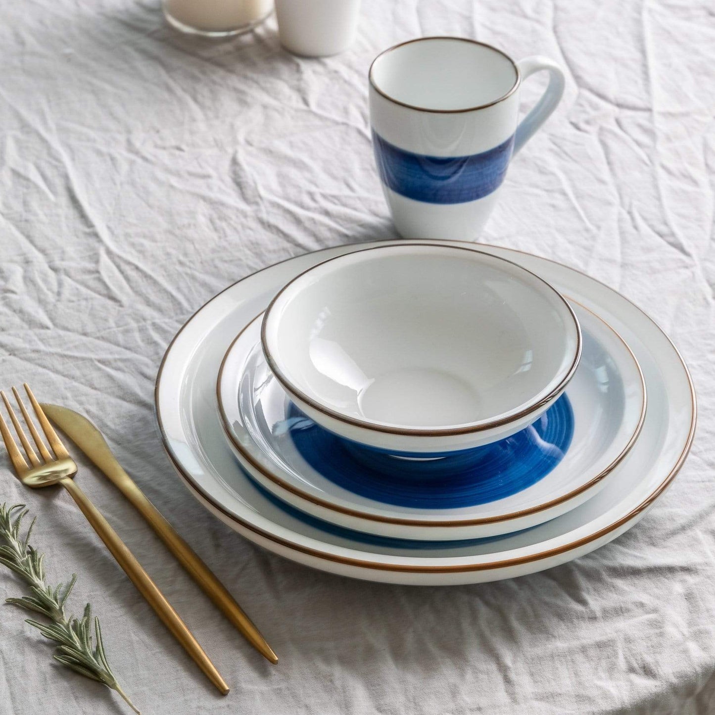 Flur Dinnerware Set (Set of 12 plates)