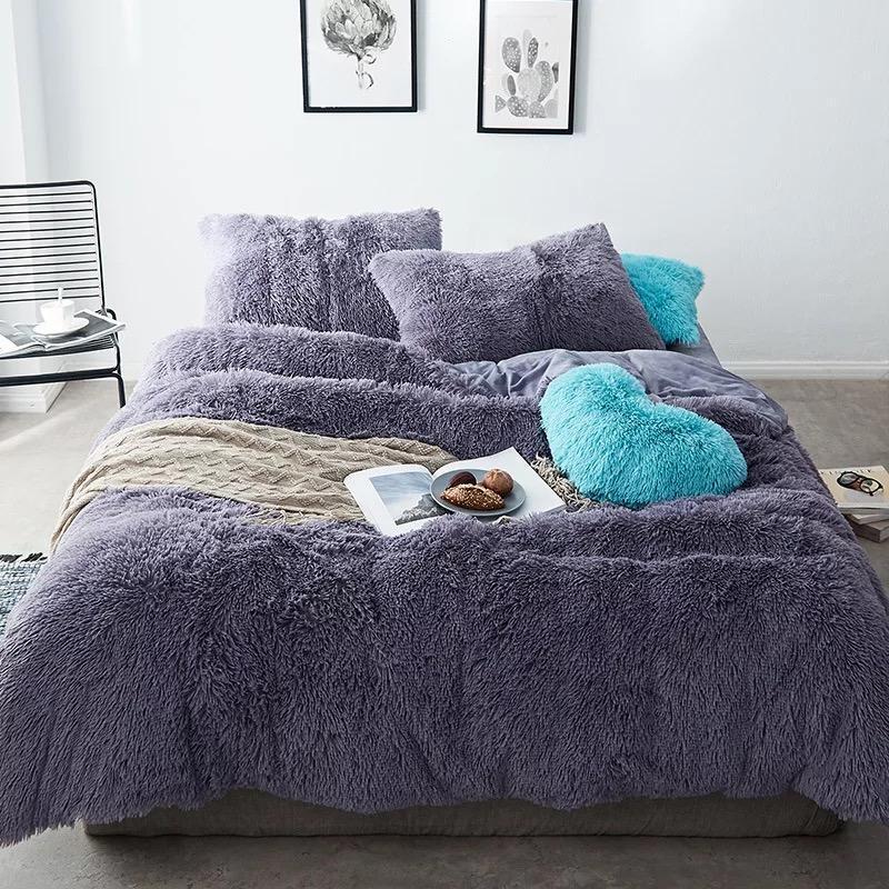 Colorful 4 Piece Faux Fur Bedding Set - Nordic Side - 