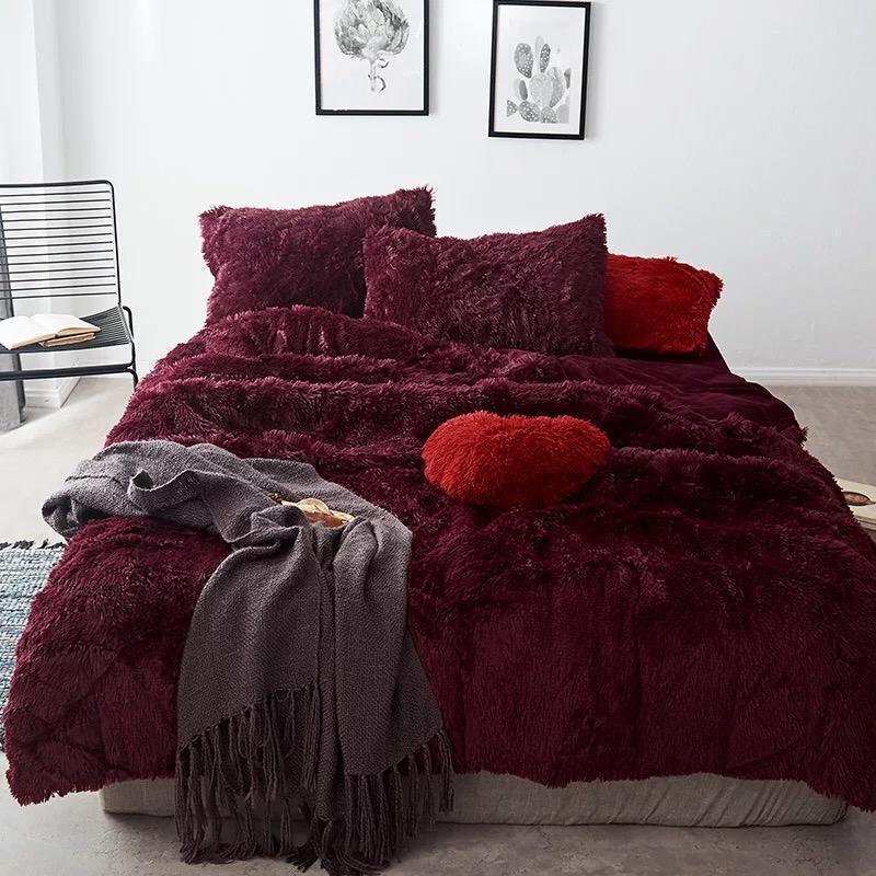 Colorful 4 Piece Faux Fur Bedding Set - Nordic Side - 