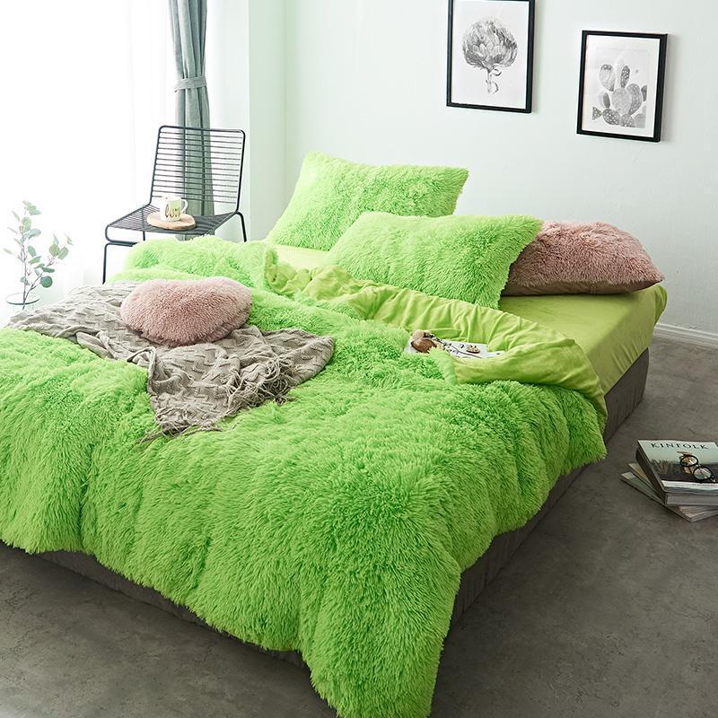 Colorful 4 Piece Faux Fur Bedding Set - Nordic Side - 