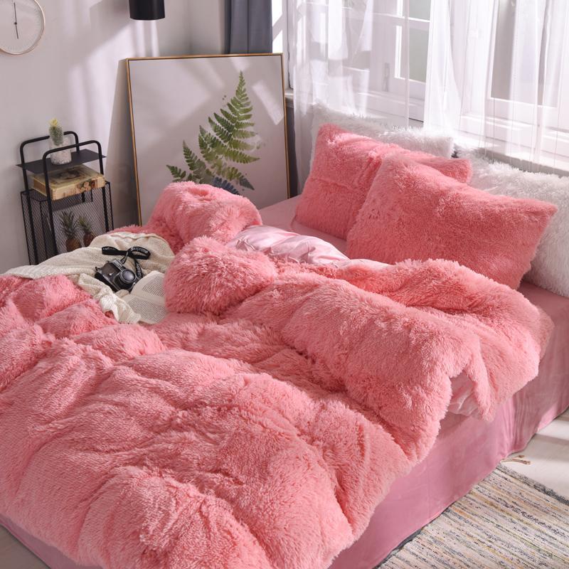 Colorful 4 Piece Faux Fur Bedding Set - Nordic Side - 