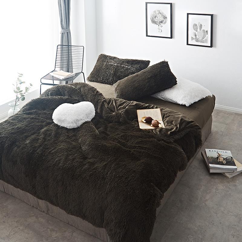 Colorful 4 Piece Faux Fur Bedding Set - Nordic Side - 