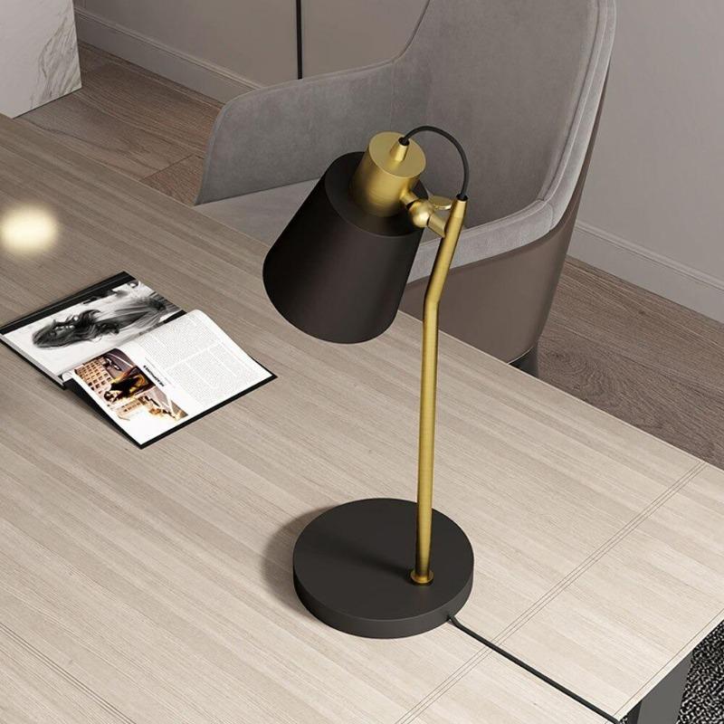 Ostras Sleek Ostras Table Lamp