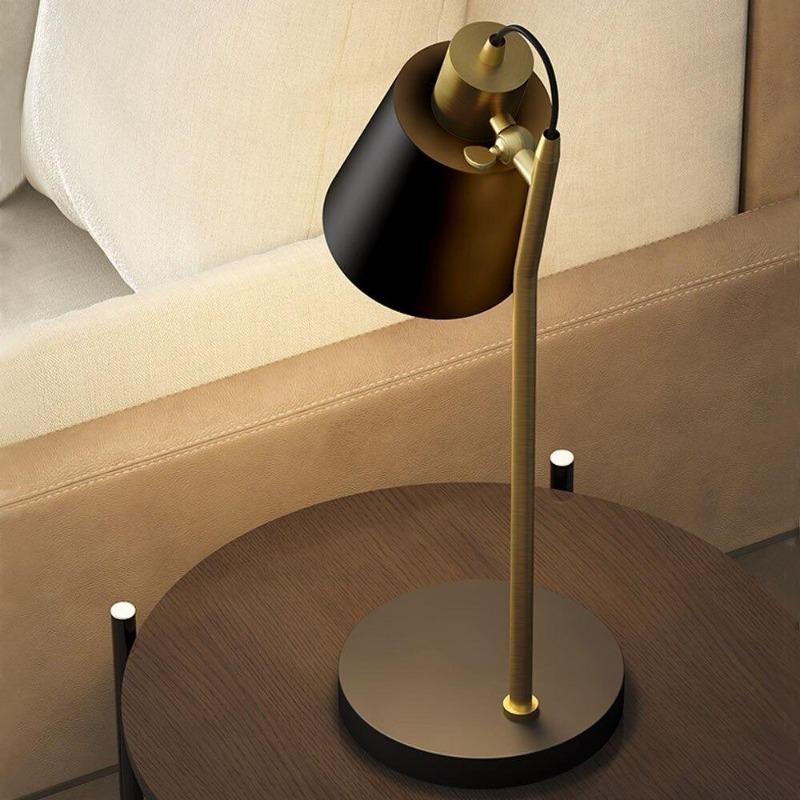 Ostras Sleek Ostras Table Lamp