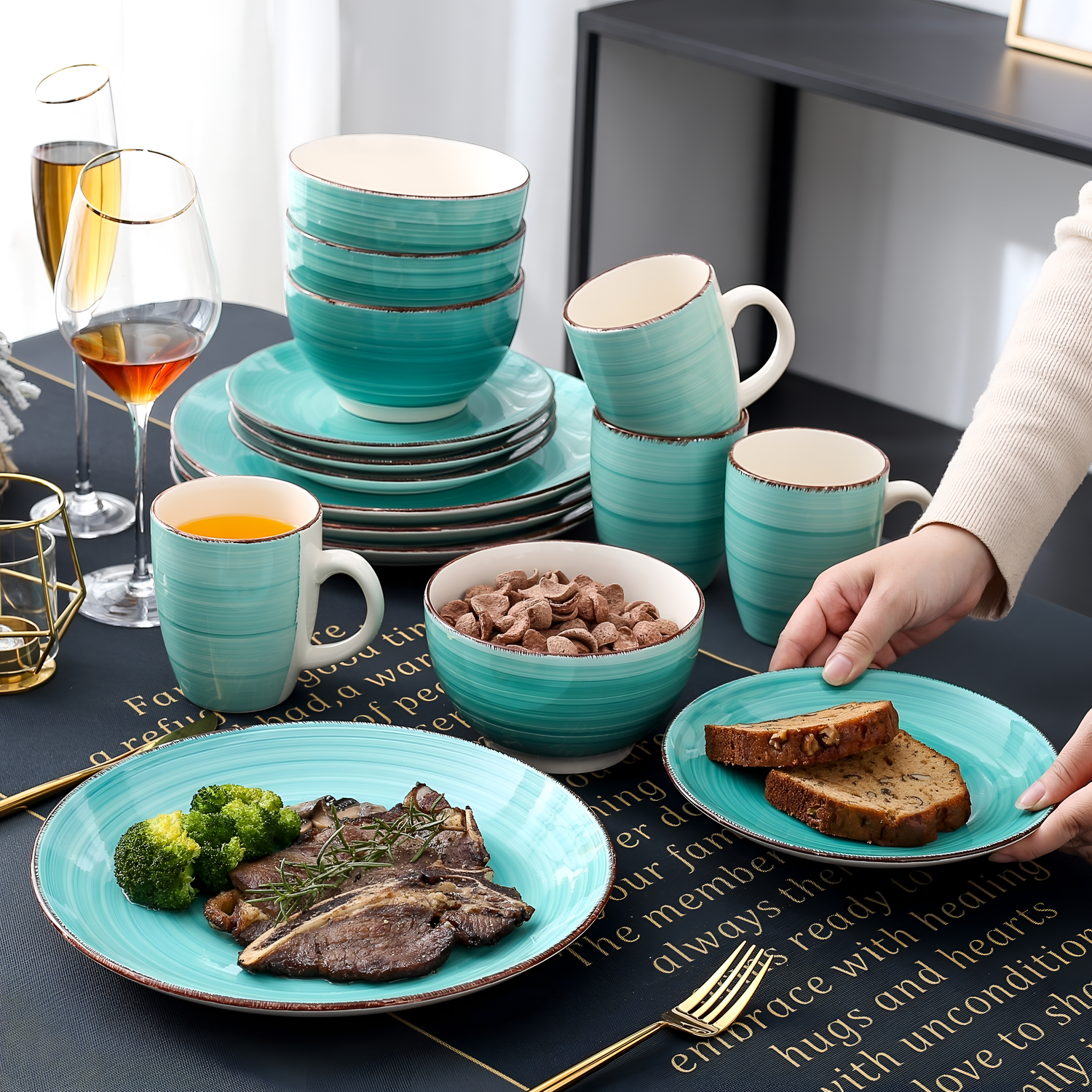 Bella-G 16-Piece Porcelain Dinner Set | Dinnerware | NordicAbode.com