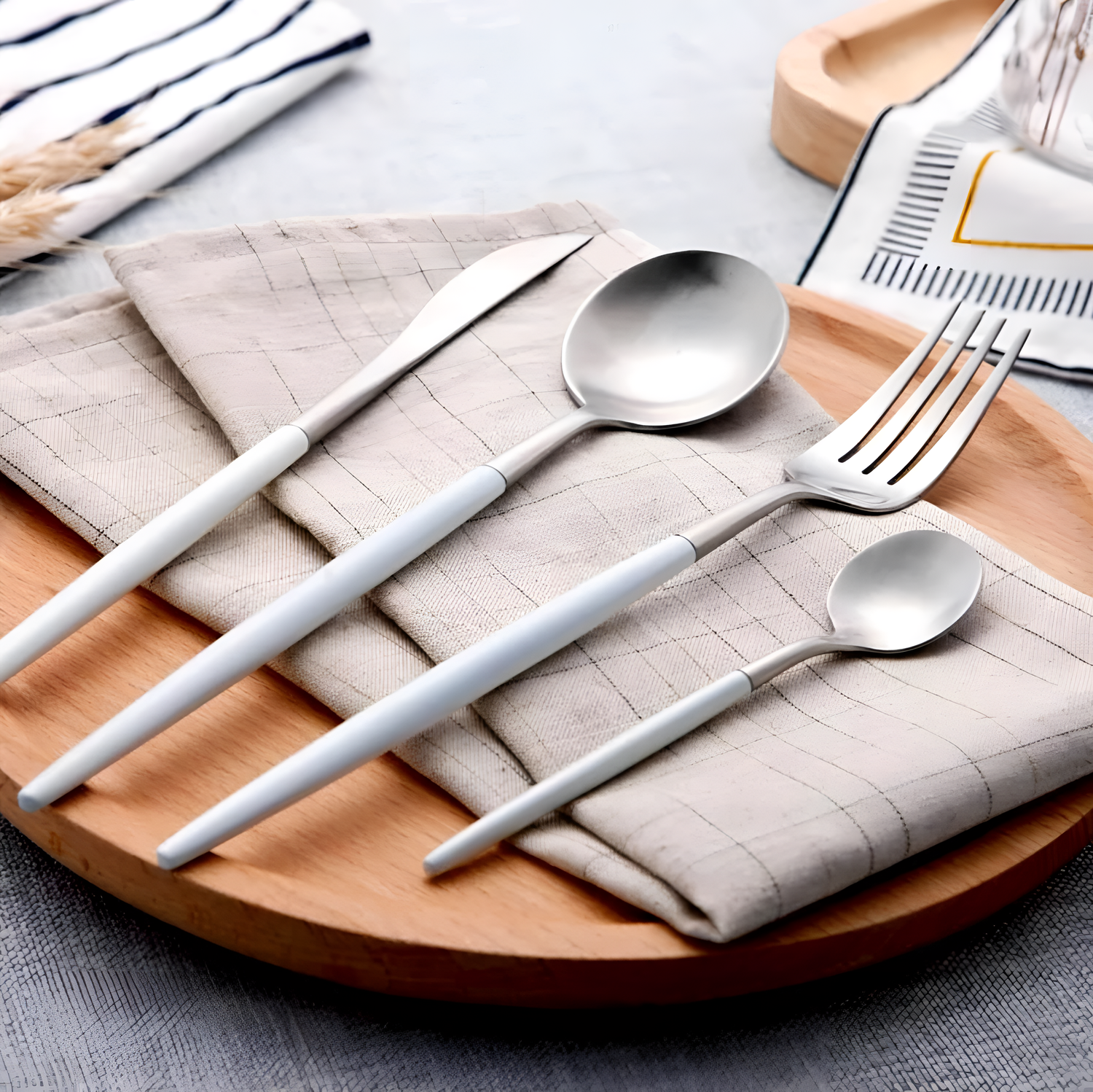 4 Pcs White & Silver Cutlery Set | Tableware | NordicAbode.com