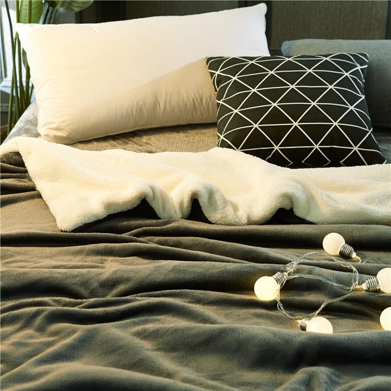 Homer - Soft Cashmere Winter Bedding Duvet - Nordic Side - 02-13