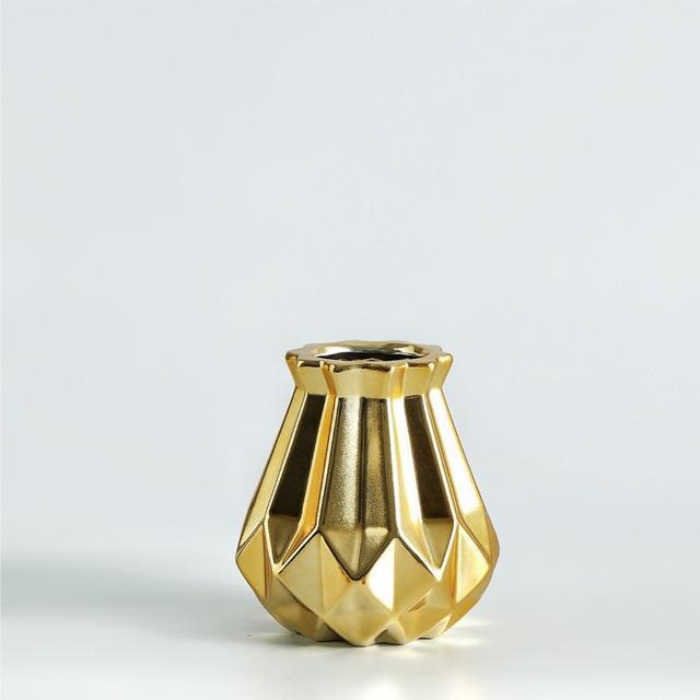 Matt Diamond Porcelain Vase - Nordic Side - 