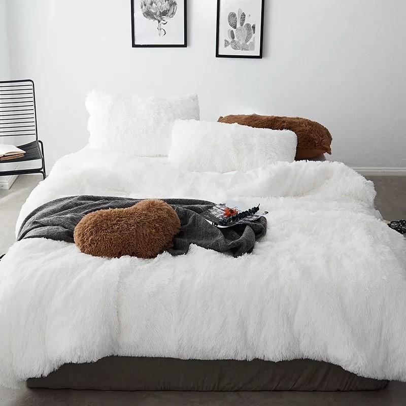 Colorful 4 Piece Faux Fur Bedding Set - Nordic Side - 