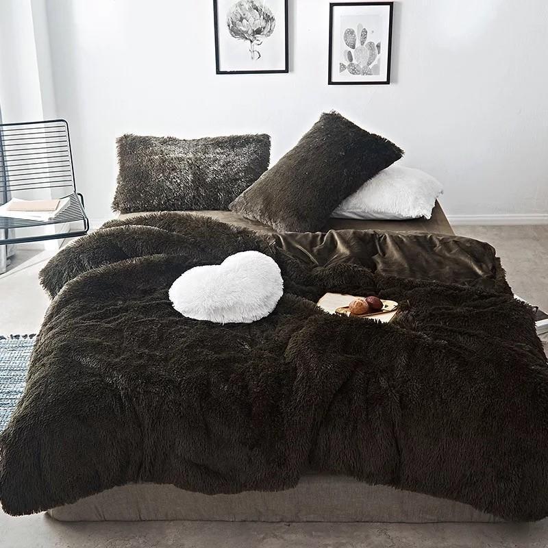 Colorful 4 Piece Faux Fur Bedding Set - Nordic Side - 