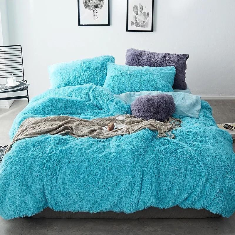 Colorful 4 Piece Faux Fur Bedding Set - Nordic Side - 